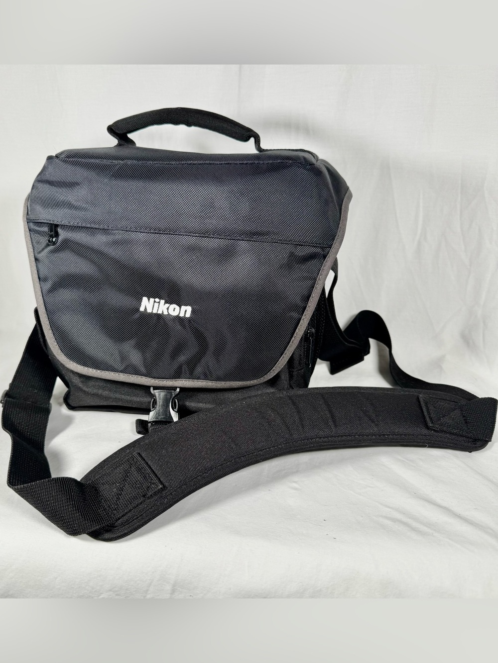 Nikon Camera Messenger Bag, Padded Digital SLR DSLR Carrier Case Black, Grey